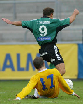 Straff!!! Glenn Holgersson, Malmö fäller Nichlas Norell,
