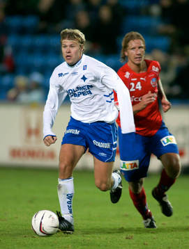 Antti Sumiala lämnar Jesper Jansson, HIF, bakom sig
