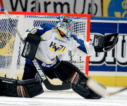 Stefan Liv , målvakt, HV71