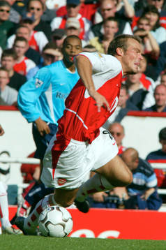 Fredrik Ljungberg fälls i första halvlek