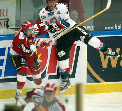 Jonas Esbjörs, Frölunda trycker upp Jesper Damgaard, Modo