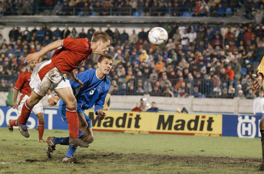 Michael Owen, England nickar in segermålet