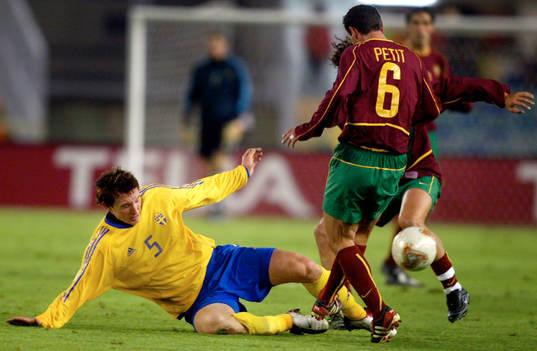 Kim Källström, Sverige, fälld, och Petit, Portugal, tar