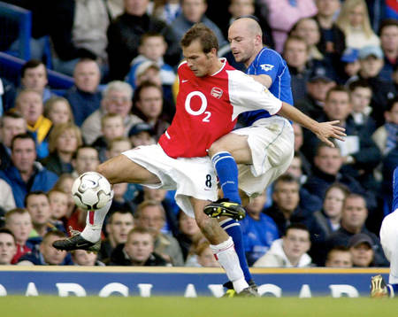 Fredrik Ljungberg, Arsenal i kamp mot Lee Carsley, Everton