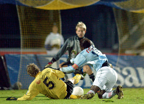 MFF ville ha straff när Martin Andersson fällde Peter Ijeh