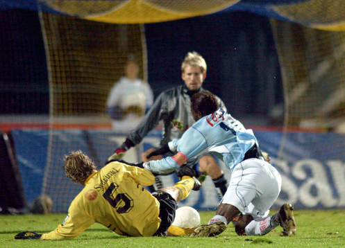 MFF ville ha straff när Martin Andersson fällde Peter Ijeh