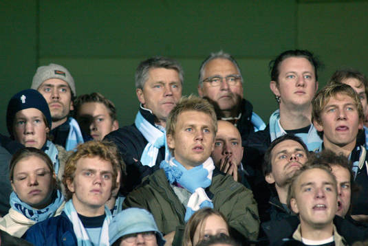 Hasse Borg och Bengt Madsen bland fansen