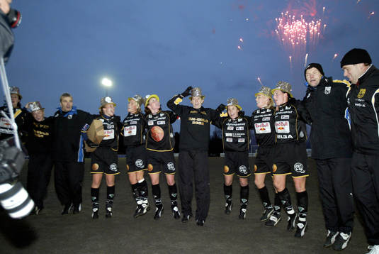 Fotboll, dam, allsvenskan. Umeå svenska mästare 2002
