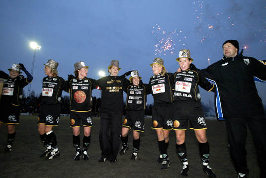 Fotboll, dam, allsvenskan. Umeå svenska mästare 2002