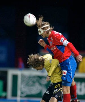 Med bruten näsa och "näsmask" var Jesper Jansson bäste