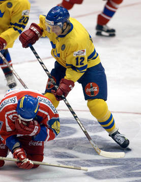 Jari Tolsa, Sverige, gav och tog många smällar