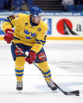 Joel Lundqvist, Sverige