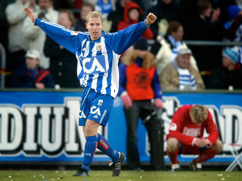 : Tvåmåls-skytten Jonas Henriksson, Göteborg,  jublar