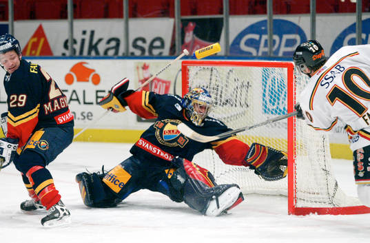 Linus Fagermo, Luleå gör 2-0 bakom Joaquin Gage,