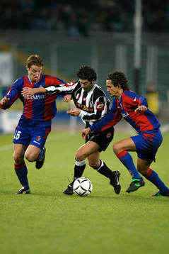 Smit, Bologna, och Salas, Juventus och Paramatti, Bologna