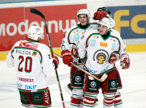 0-1 målskytten Magnus Kahnberg, Frölunda tackar Alexander