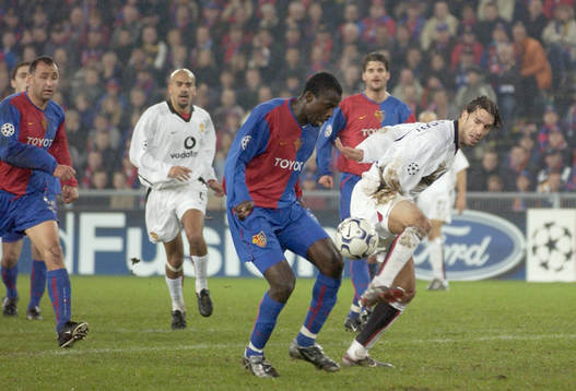 Timothee Atouba, Basel och Ruud van Nistelrooy, Manchester