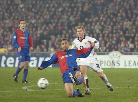 Marco Zwyssig, Basel och Paul Scholes, Manchester United