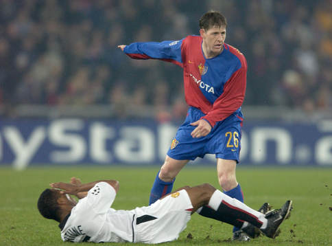 Scott Chipperfield, Basel och Quinton Fortune, Manchester