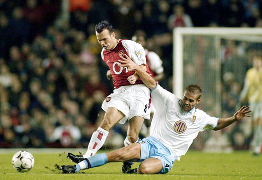 Fredrik Ljungberg, Arsenal och Olof Mellberg, Aston Villa