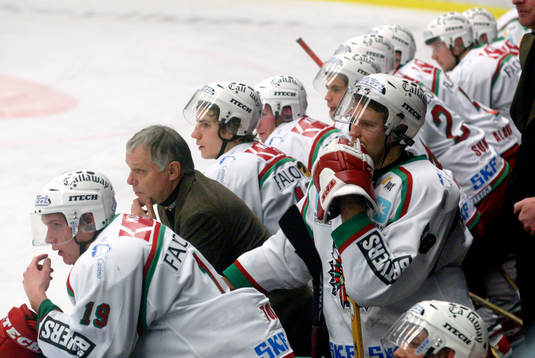 Conny Evensson, tränare, Frölunda. Bås, spelarbås