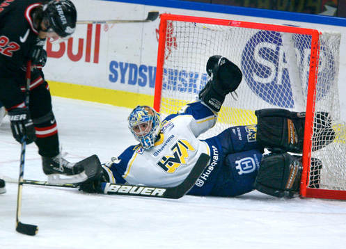 Stefan Liv, målvakten i HV 71, räddade många puckar