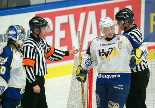 Stefan Liv, målvakt och Johan Davidsson, HV 71. Peter