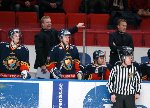 Robert Nordmark och Johan Garpenlöv coachar i Niklas