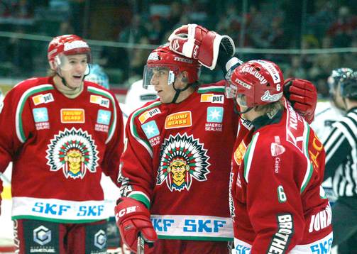 Magnus Kahnberg, Joel Lundqvist och målskytten Magnus