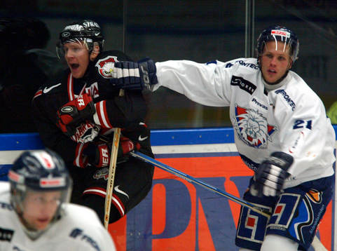 Jesper Mattsson, Malmö trycks in i sargen av Peter