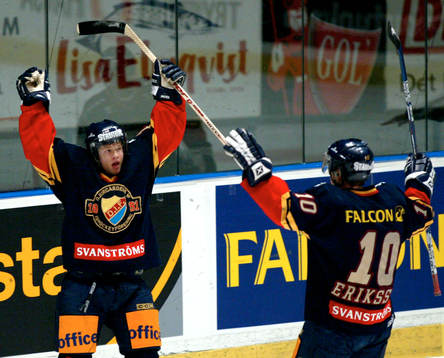 Bläddra bland fler bilder av ISHOCKEY