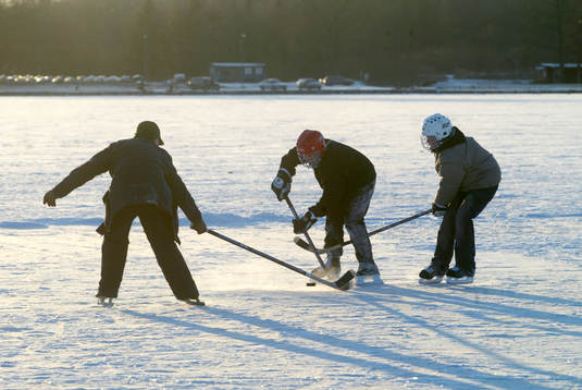 Finjasjön, vinter, aktiviteter, is, ishockey