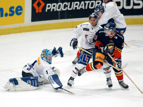 Daniel Sperrle, målvakt, Linköping och Mikael Johansson,