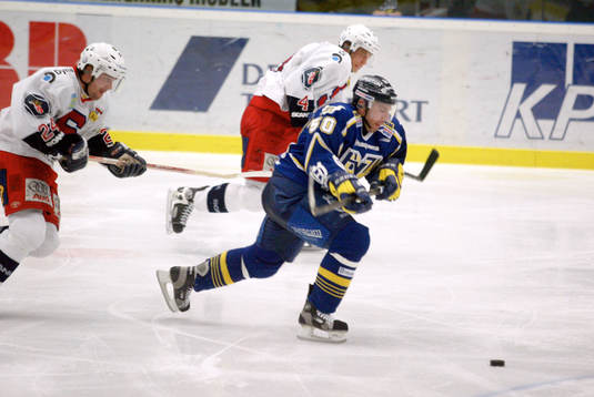 Richard Pavlikovsky, HV 71, jagas av Jörgen Bemström