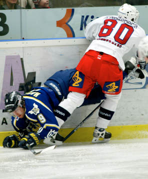 Jani Hassinen, HV 71, på fall