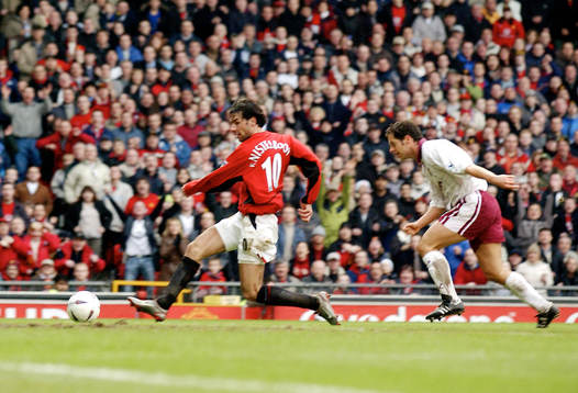 Ruud Van Nistelrooy, Manchester United gör det femte målet