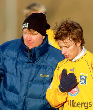 Mats Jingblad med en Ängelholmspelare