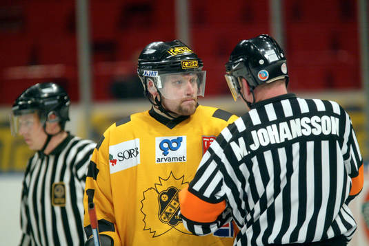 Pär Mikaelsson,  Skellefteå och Morgan Johansson, domare