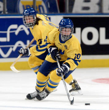 Evelina Samuelsson,  Sverige