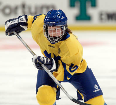 Evelina Samuelsson, Sverige