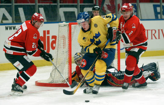 Mika Hannula, Sverige