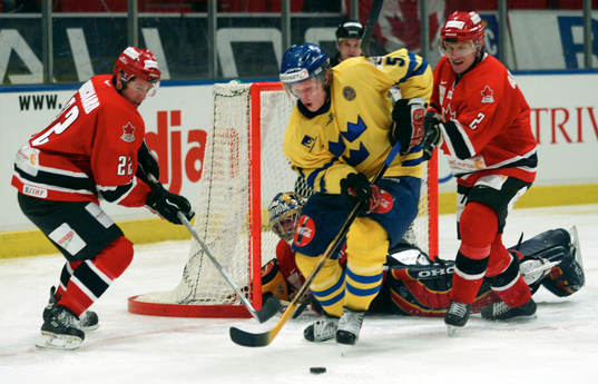 Mika Hannula, Sverige