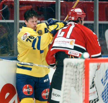 Johan Davidsson, Sverige och Yves Sarault, Kanada. Bråk,