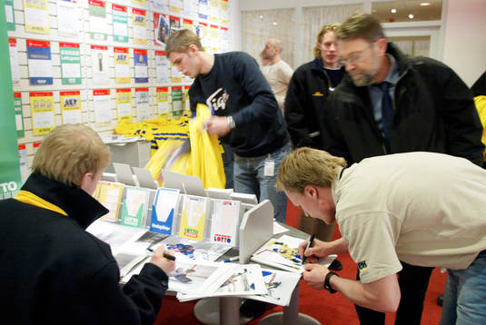 Ishockey,  Sverige, Svenska spel