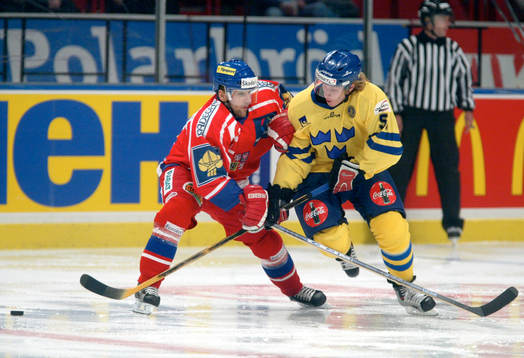 Mika Hannula, Sverige