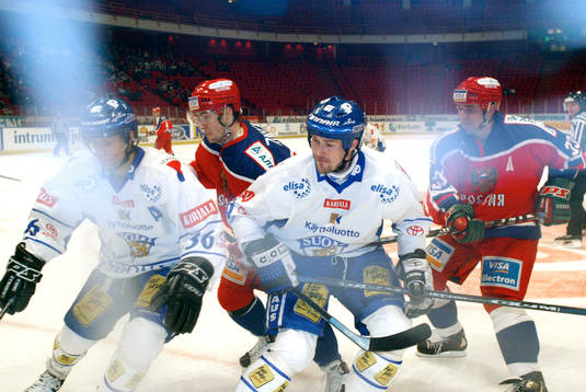Juha Ylönen och Vesa Viitakoski, Finland