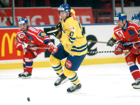 Niklas Anger, Sverige