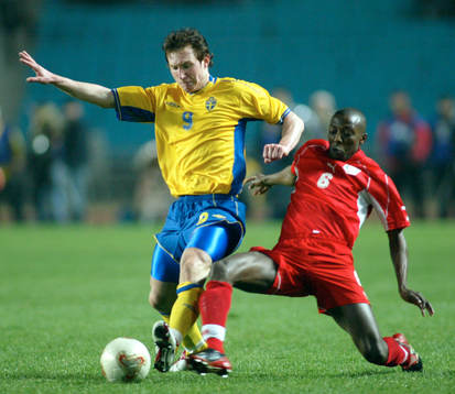 Kim Källström, Sverige och Hatem Trabelsi, Tunisien