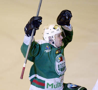 Matchen avgjordes här av Magnus Hermansson, Rögle, jubel