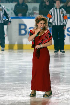 Ishockey, Eva Almér, Sång, musik, artist